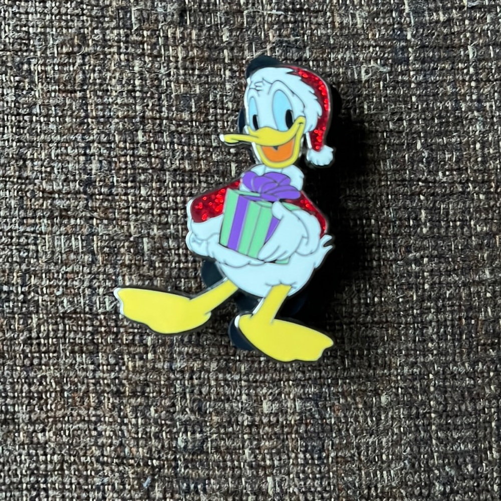 Countdown to Christmas Limited Edition of 1000 Disney Donald Pin (6 of 7)